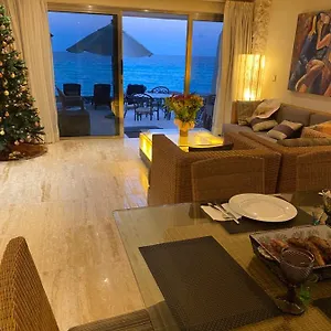 https://villa-de-las-tortugas.quintano-roohotels.com